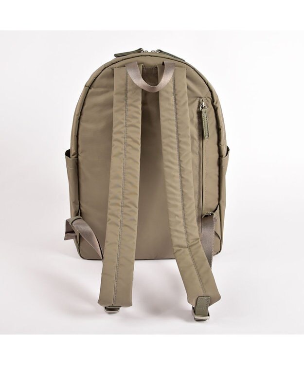 Y'SACCS ダブルホックポケットデイパック グレージュ