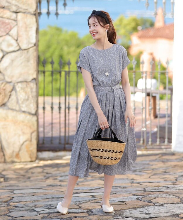 Tiaclasse 【洗える】花柄タックフレンチスリーブワンピース グレー