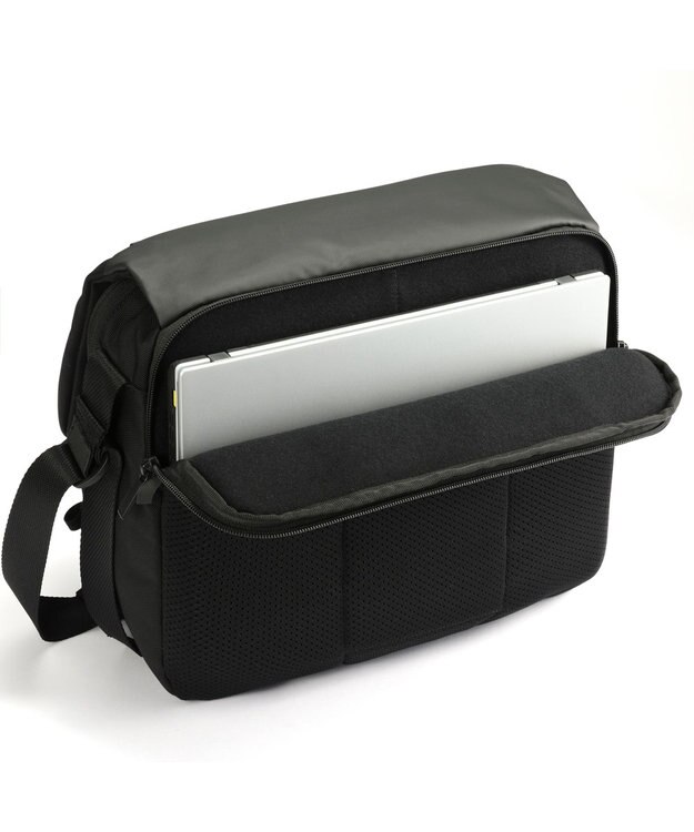 ACE BAGS & LUGGAGE ace. ラグレンティスクロス ショルダーバッグ A4 撥水 68797 エース ブラック