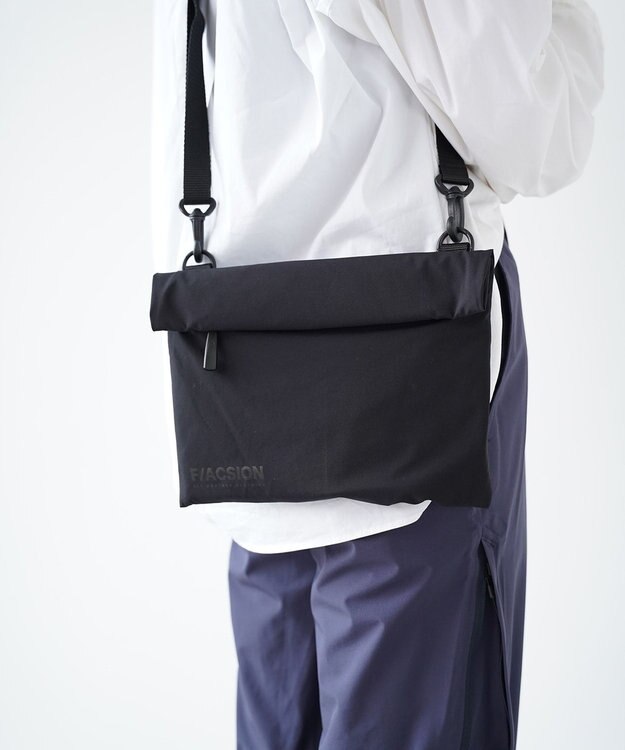 F/ACSION HAKU サコッシュバッグ BLACK