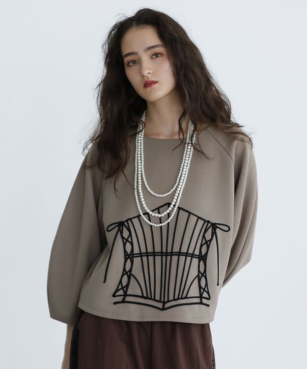 Green Parks ■ESCAR コルセットコード刺繍プルオーバー Mocha