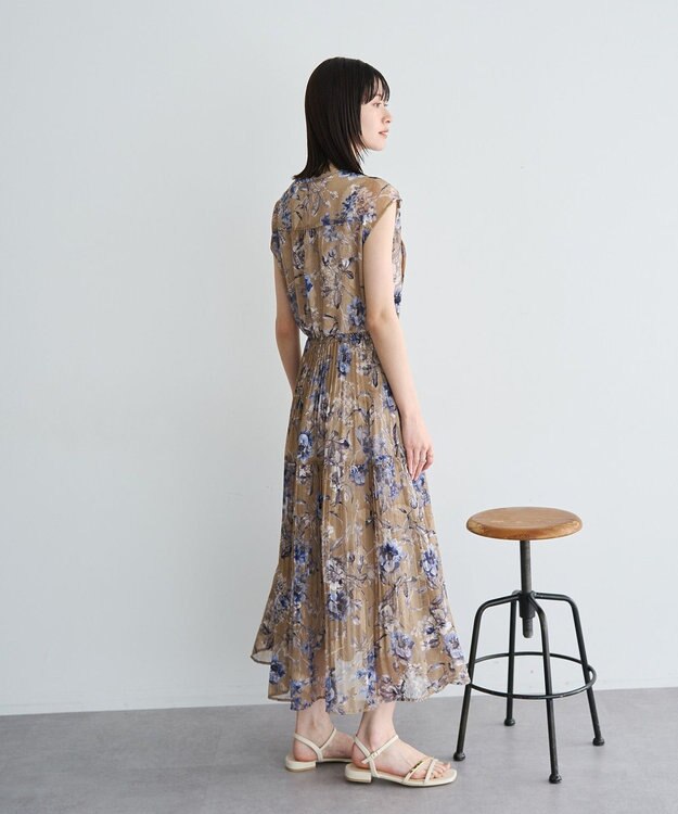 YECCA VECCA 【追加生産】フラワー柄シアープリーツワンピース Ivory