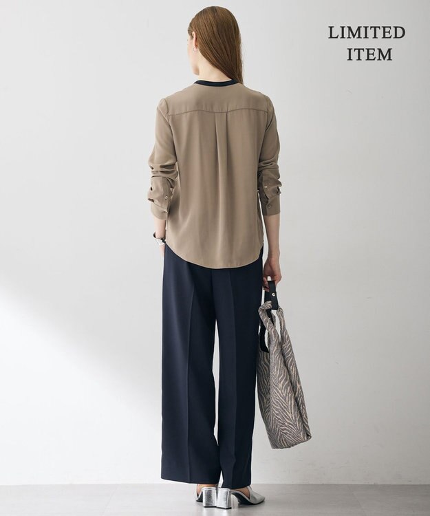 ICB L 【6/12-6/28期間限定・受注生産・WEB限定】BackSatinAmunzen キーネックブラウス ライトモカ×ネイビー