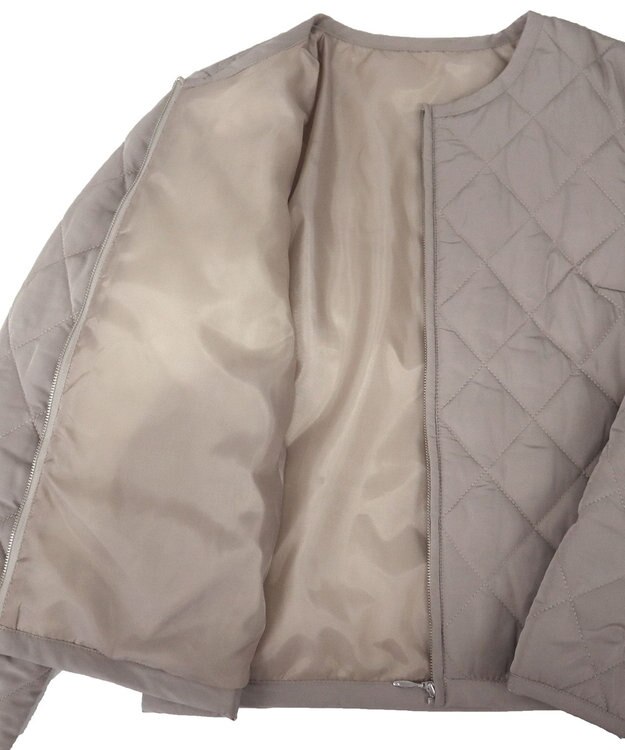 Tiaclasse L コンパクトなシルエットのキルティングショートコート グレージュ