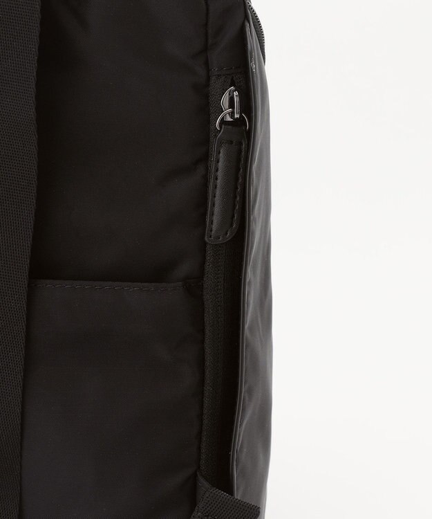 Y'SACCS 【CORDURA×リサイクルレザー】ラウンドフラップミニリュック ブラック