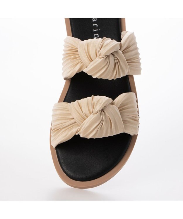 MODE ET JACOMO <carino>プリーツスポンジサンダル ベージュ