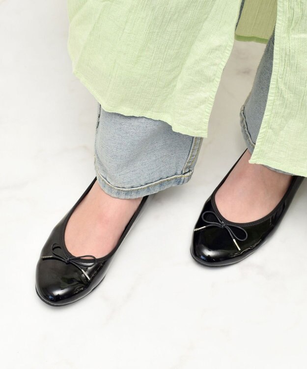 Bridget Birkin 【Bridget Birkin】ラウンドトゥリボンレインフラットパンプス ブラックエナメル