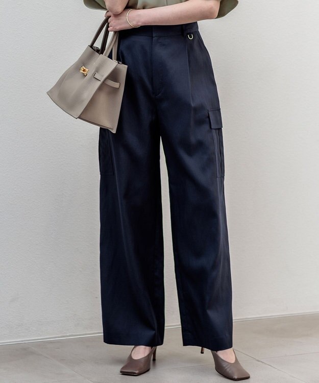 23区 【先行予約/見上愛さん着用】コットンスラブポプリン カーゴパンツ ネイビー系