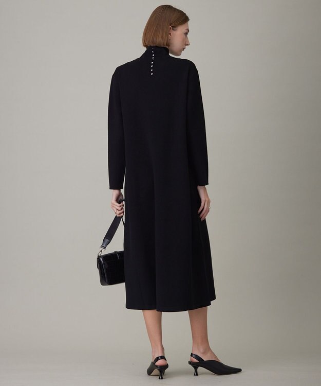 ICB L ウールブレンドスムース ハイネックワンピース ブラック系