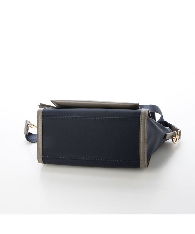 LA BAGAGERIE リサイクルレザー　フラップショルダー ネイビー