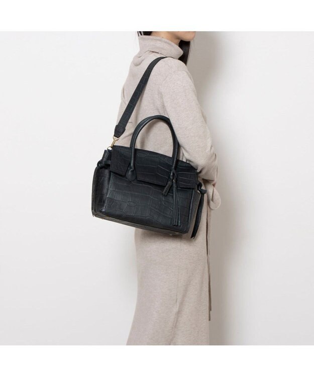 UNBILLION 【テレビ ドラマ着用アイテム】perche 姫路オイルレザーフラップ付きトートバッグS クロコネイビー