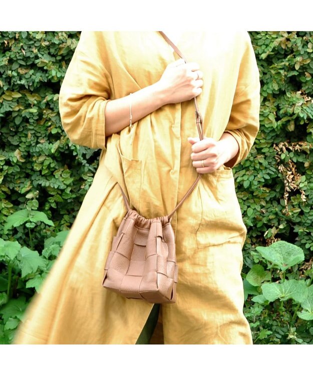 UNBILLION perche サスティナブルメッシュドロストショルダーバッグS ブラウン