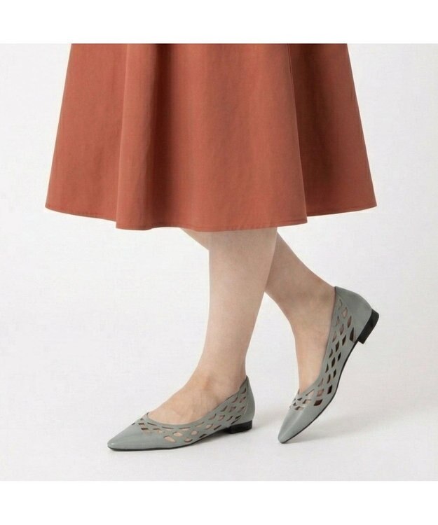 MODE ET JACOMO <carino>レーザーカットフラットパンプス グレー