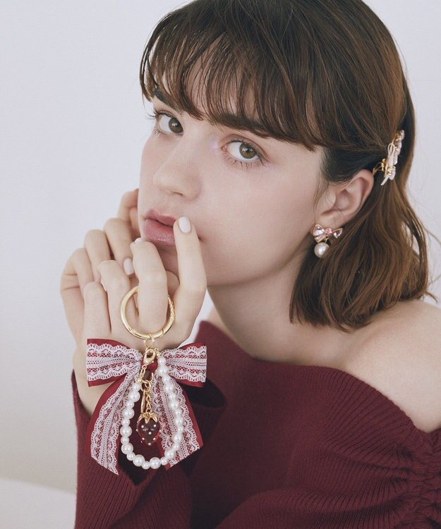 Maison de FLEUR ガトーフレーズリボンチャーム Red