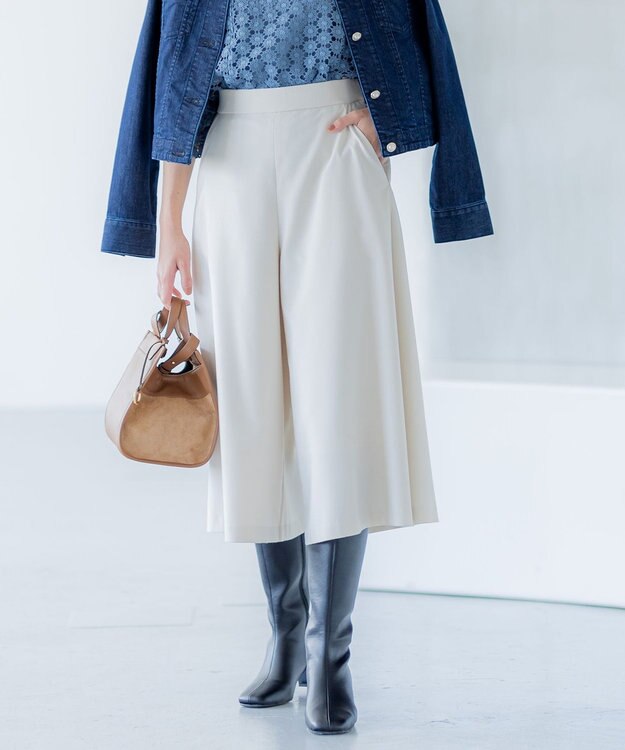 組曲 T/Rツイルストレッチ フレアパンツ アイボリー系