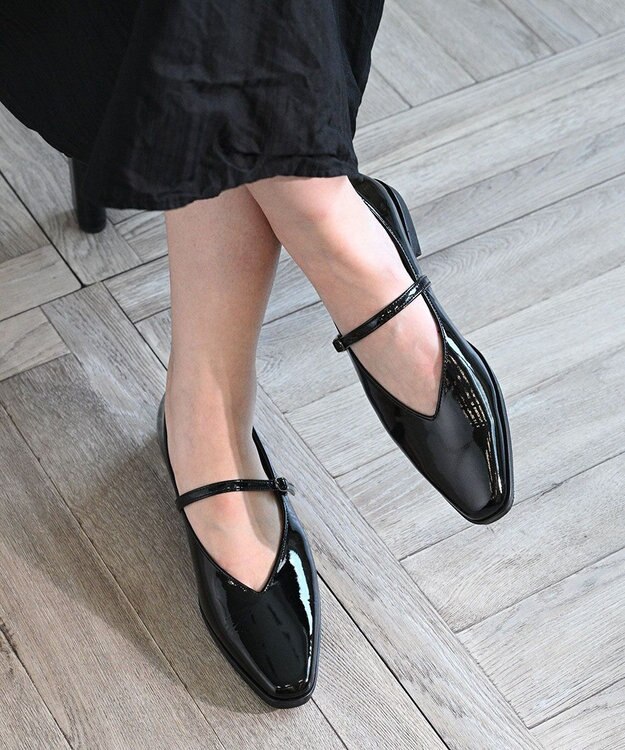 APOM 日本製 晴雨兼用スクエアトゥストラップシューズ15＜CRAHUG限定＞ ブラックエナメル