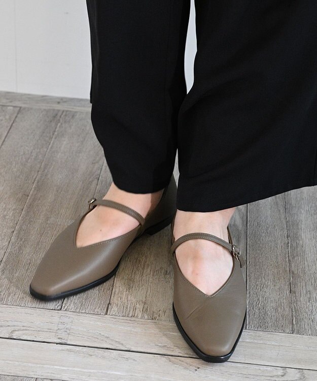 APOM 日本製 晴雨兼用スクエアトゥストラップシューズ15＜CRAHUG限定＞ グレージュ