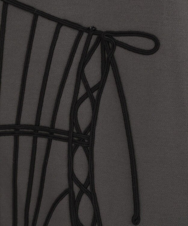 Green Parks ■ESCAR コルセットコード刺繍プルオーバー Charcoal Gray