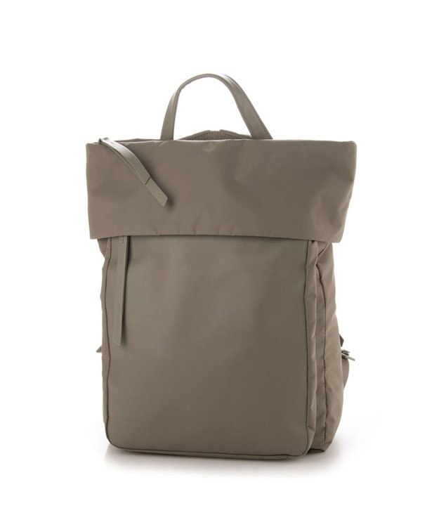 Y'SACCS リサイクルナイロン×カウレザー ラップリュック グレージュ