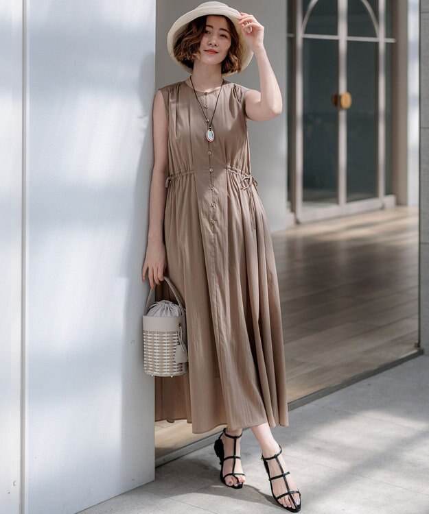 23区 【先行予約】シルキーライトクロス フレアワンピース モカ系