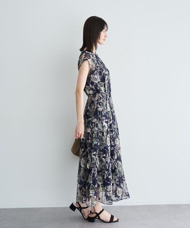 YECCA VECCA 【追加生産】フラワー柄シアープリーツワンピース Ivory