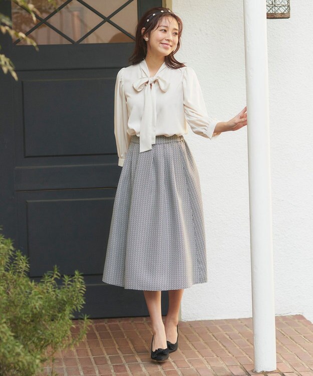 Feroux リボンタイパフスリー ブブラウス アイボリー系