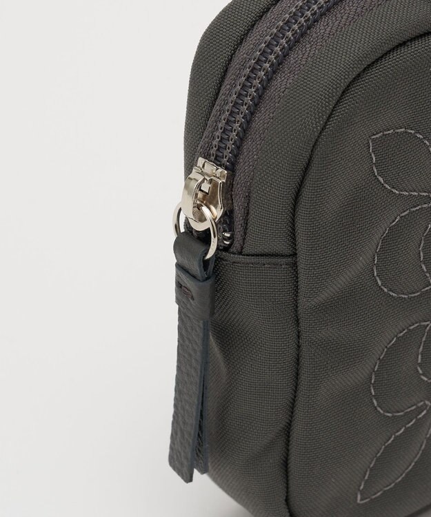 russet コーデュラナイロンスクエアポーチ(CE-1724) Gray