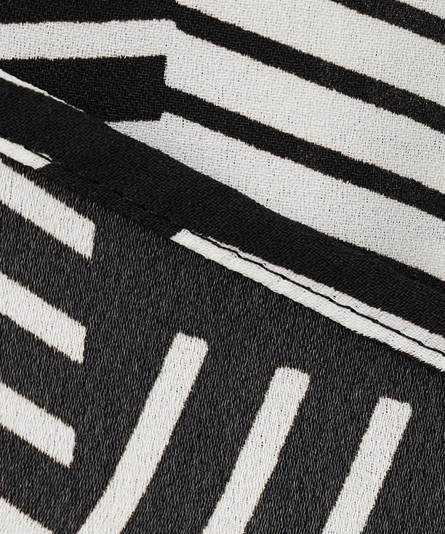 ICB 【WEB限定カラーあり】 Back Satin Amunzen ノースリーブブラウス ブラック系柄