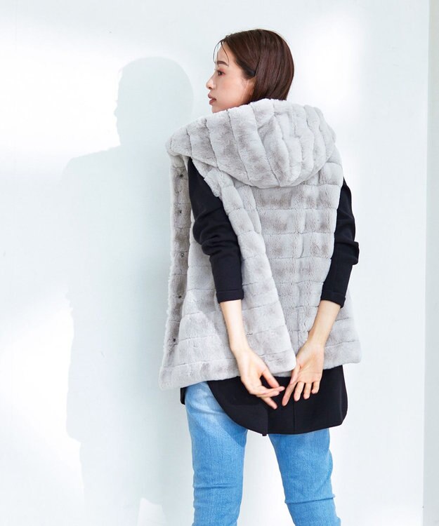 Tiaclasse 【2WAY】着回し自由のリバーシブルキルトフェイクファーベスト グレー
