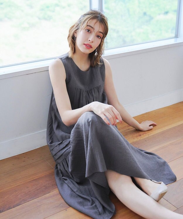 Tiaclasse 【洗える】ピンタックロングワンピース チャコールグレー