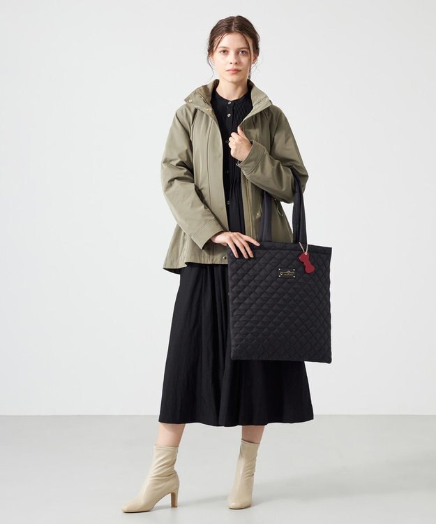 LA BAGAGERIE 【LA BAGAGERIE×HELLO KITTY】リボンチャーム付き　キルティングトート ブラック