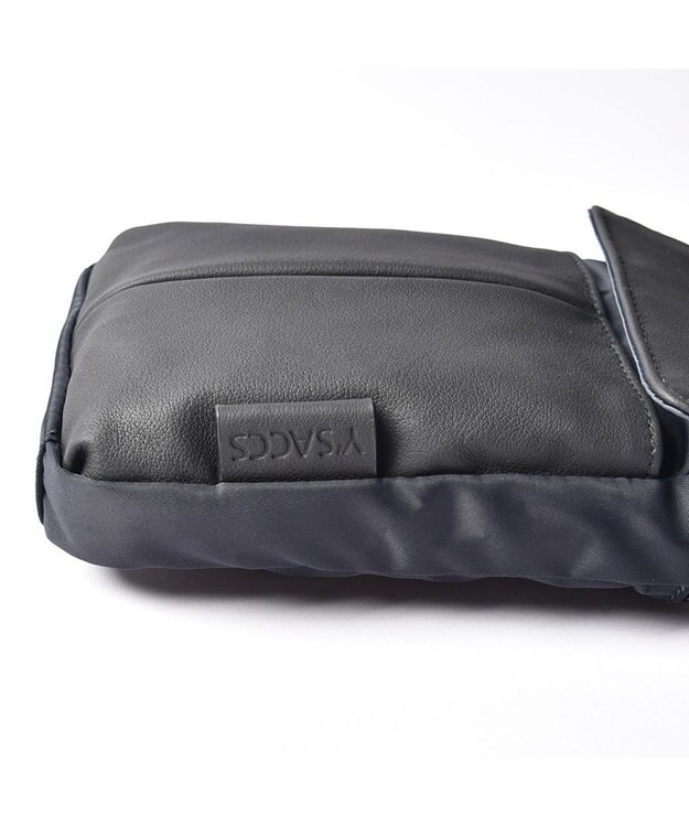 Y'SACCS ナイロン×牛革コンビシリーズ　縦型ポシェット ネイビー