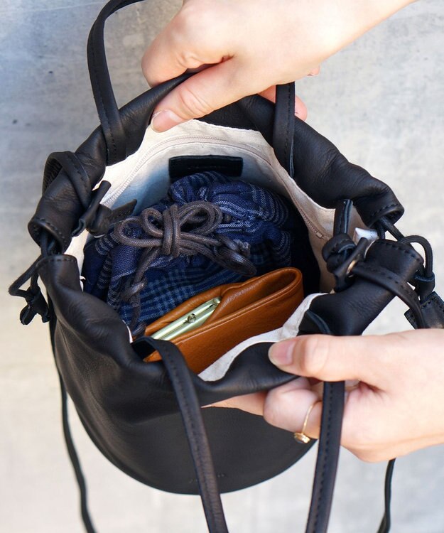 FOLNA RD ソフトレザー2WAY巾着ショルダーバッグ ブラック