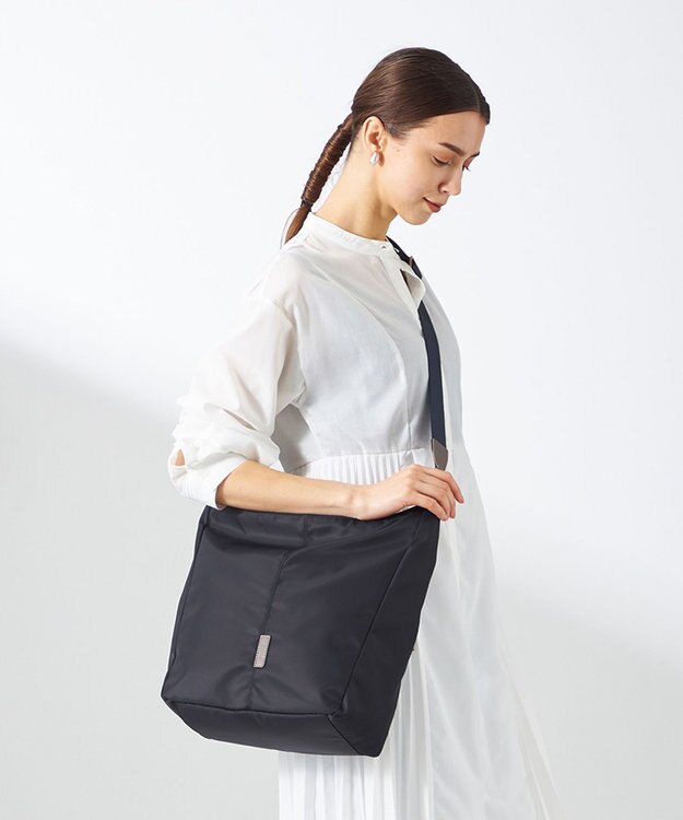 Y'SACCS ツイルナイロン　カーブショルダー　Mサイズ ネイビー