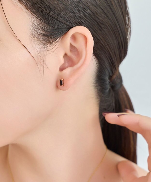 Phoebe シャインフレームレクタングルピアス　ブラック（片耳） ブラック