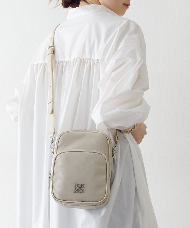 russet コーデュラナイロンスクエアショルダーバッグ(CE-1751) L.Greige
