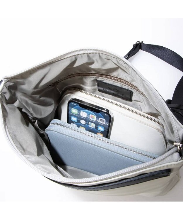 PELLE BORSA ミドルサイズショルダー Cheers チアーズ 4685 アイボリー