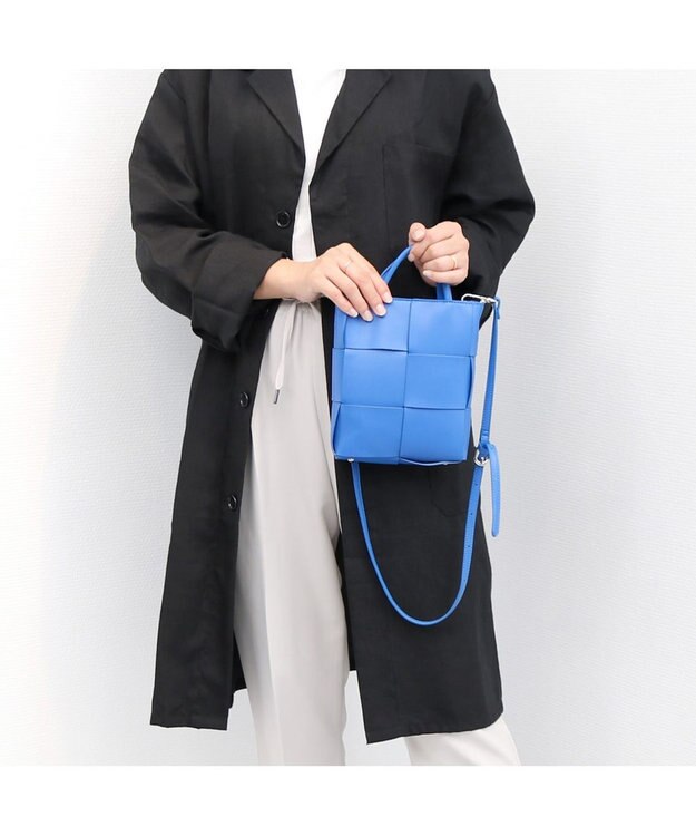 UNBILLION cachecache イントレチャートミニショルダーバッグ ブルー