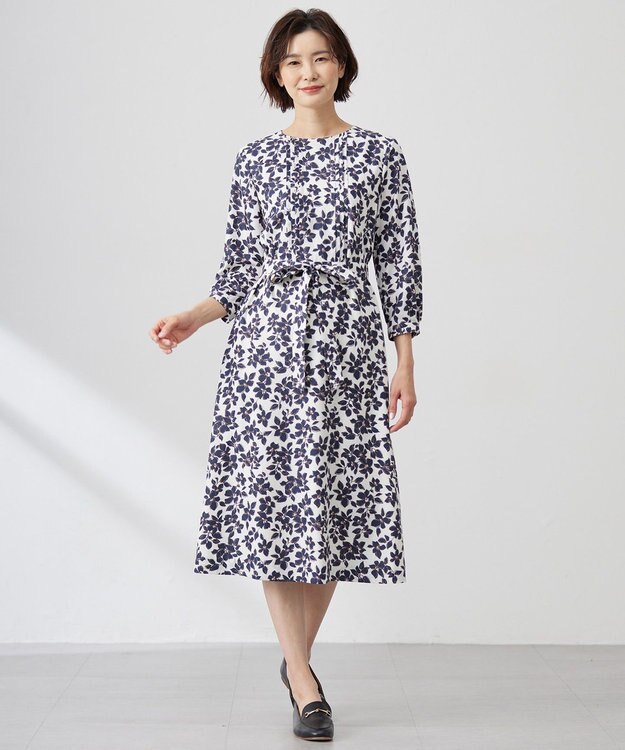 J.PRESS LADIES 【洗える】スパンフラワープリント  ワンピース オフ×ネイビー系