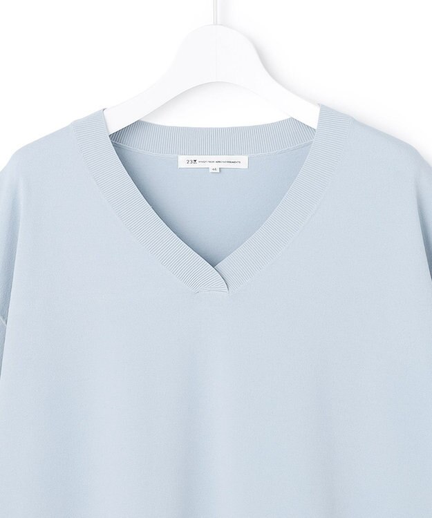 23区 L 【先行予約/WEB&一部店舗限定カラーあり/Lサイズ限定】レーヨンポリエステルストレッチ Vネック ニット [WEB&一部店舗限定カラー]スカイブルー系