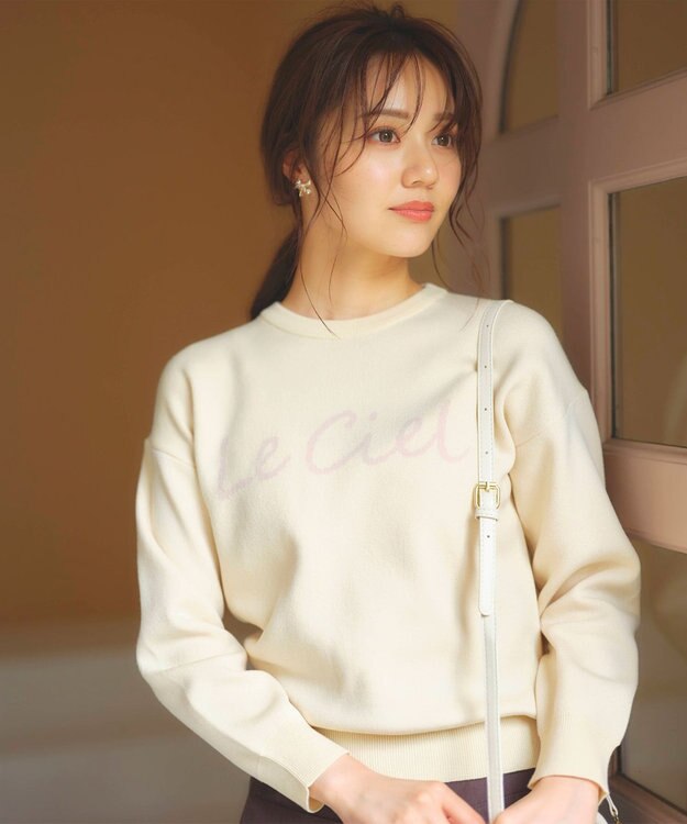 Feroux 【洗える】レタードロゴ プルオーバーニット アイボリー系