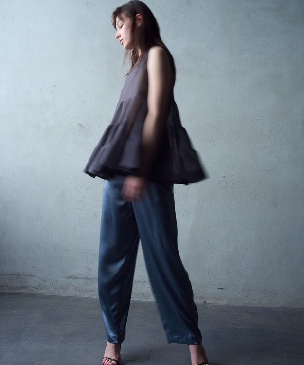 自由区 【カトリエムブーケ】Pure et feminine シアーティアードプルオーバー チャコール