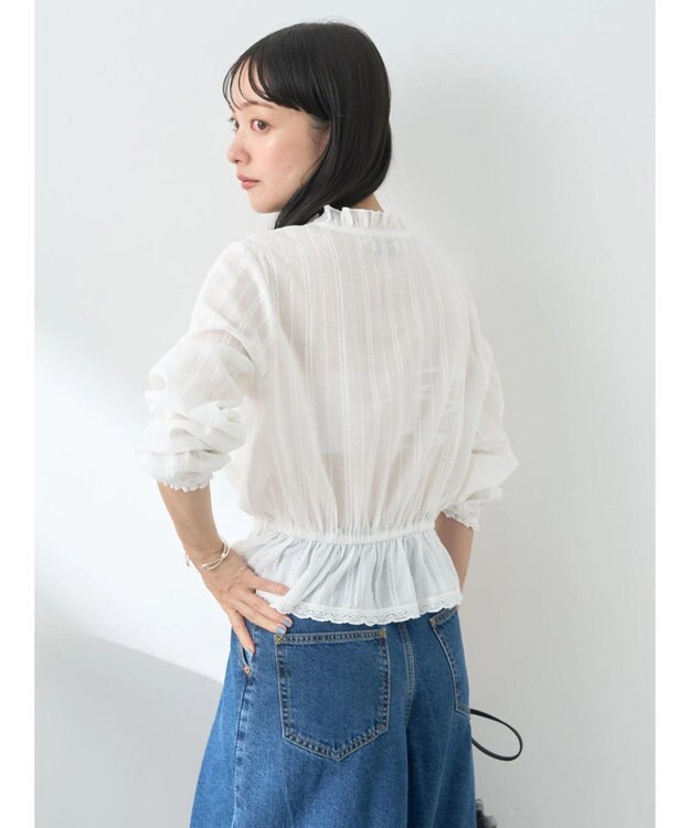 earth music&ecology ピンタックフリルブラウス Off White