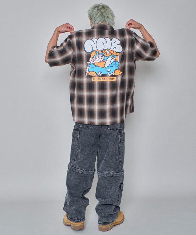 WEGO 【ユニセックス着用ITEM/MLサイズ展開】イラストオンブレチェックシャツ（SS） ブラウンチェック1