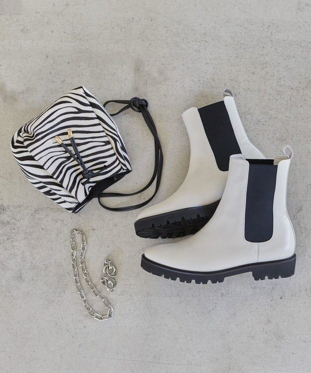 23区 【CLASSY.12月号掲載】カウヘアー ミニ巾着 バッグ ゼブラプリント