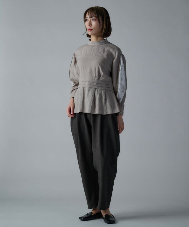 muuc 〈高品質ベルギーリネン100%〉〈通年着られる〉カットジャカード生地デザイン袖 クラシカルシルエットのブラウス ベージュグレー