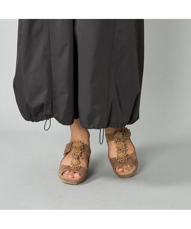 MODE ET JACOMO <D'ICI>ビジュー付きTストラップサンダル オークスエード