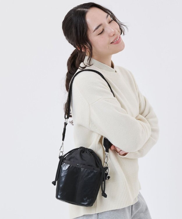 LeSportsac SM DRAWSTRING BUCKET/ブラックシャイン/ブラック ブラックシャイン/ブラック