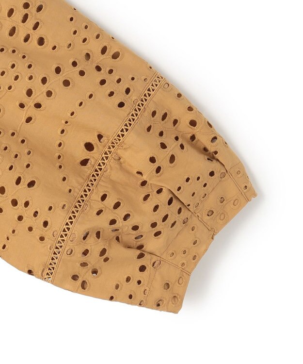 23区 【先行予約】カットワークエンブロイダリー 2WAYブラウス キャメル系