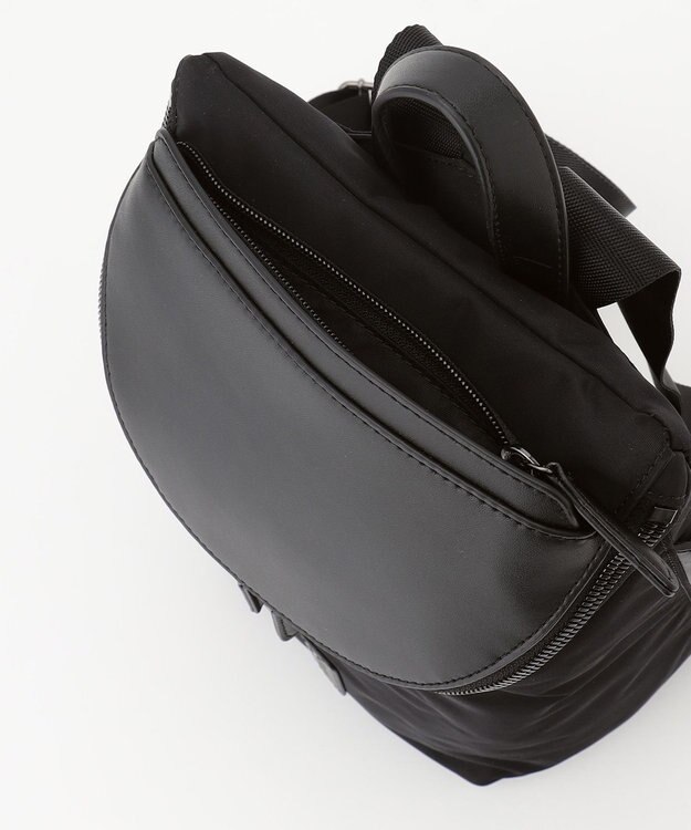 Y'SACCS 【CORDURA×リサイクルレザー】ラウンドフラップミニリュック ブラック